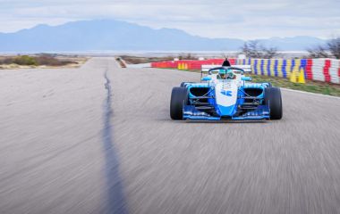 Пілот Формули-3 розповість про нові технології відновлення дорожнього покриття Topcon