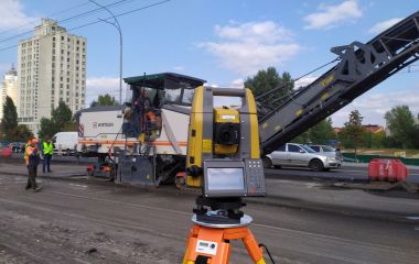 3D система нівелювання TOPCON на дорожній фрезі Wirtgen W210XP