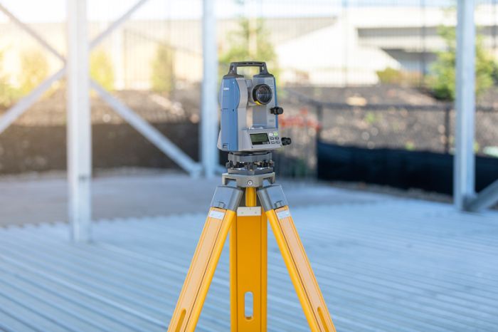 Електронний теодолiт SOKKIA DT750
