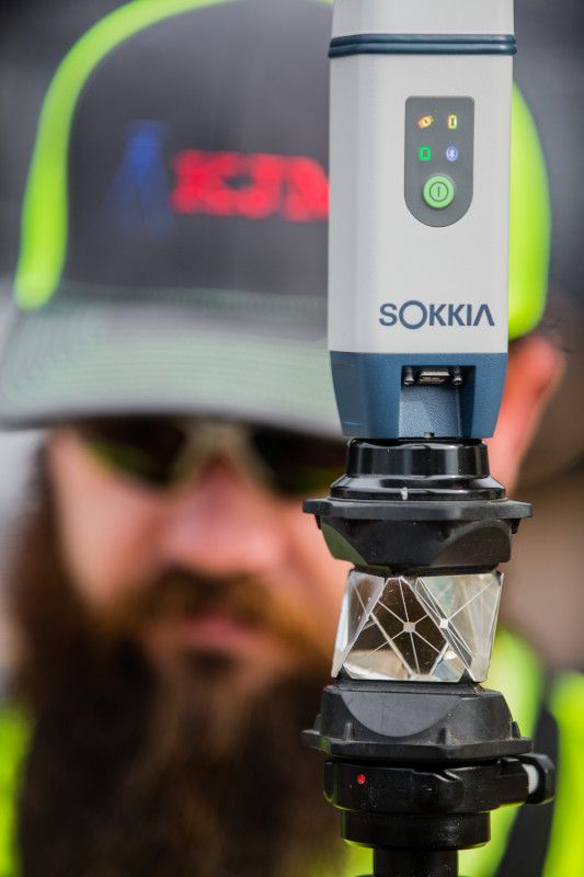 Інтегрована система GNSS та роботизованого тахеометра GCX3, iX-703, SHC6400